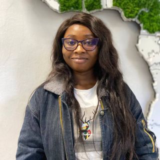 Esther Oche profile picture